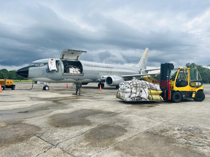  Nuevo transporte de material reciclable y de posconsumo es realizado por su Fuerza Aeroespacial Colombiana en el sur del país