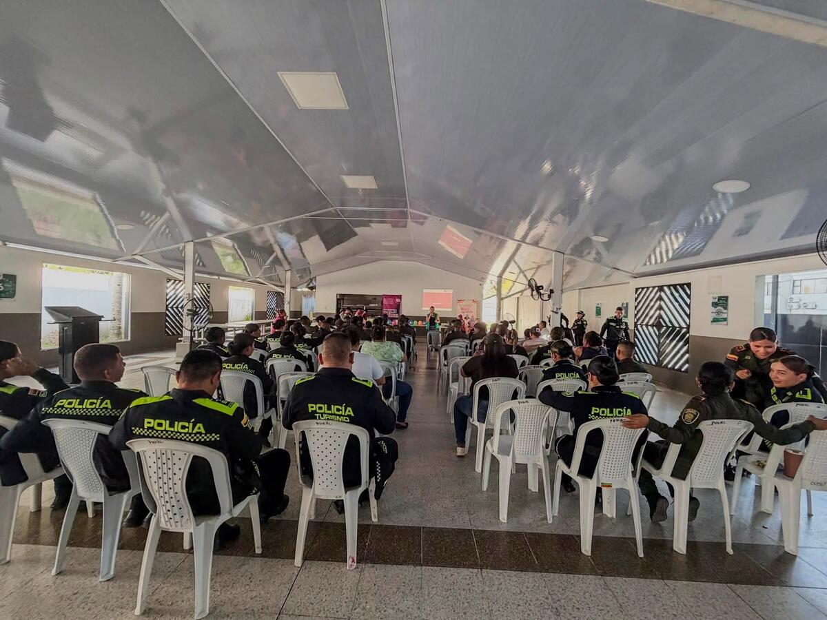Policía Nacional fortalece la prevención de las violencias de género a través de jornada de sensibilización
