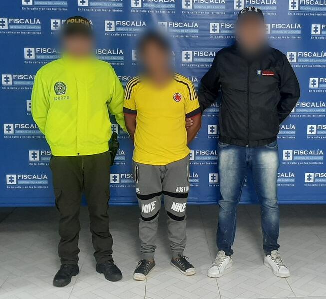 SUJETO QUE HABRÍA REALIZADO ACTOS SEXUALES CON UNA NIÑA INDIGENA, FUE CAPTURADO EN LETICIA SUJETO QUE HABRÍA REALIZADO ACTOS SEXUALES CON UNA NIÑA INDIGENA, FUE CAPTURADO EN LETICIA