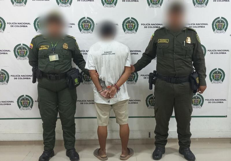 POLICÍA Y COMUNIDAD CAPTURAN EN FLAGRANCIA A SUJETO QUE LE HABRÍA QUITADO LA VIDA A SU PROPIO HERMANO POLICÍA Y COMUNIDAD CAPTURAN EN FLAGRANCIA A SUJETO QUE LE HABRÍA QUITADO LA VIDA A SU PROPIO HERMANO