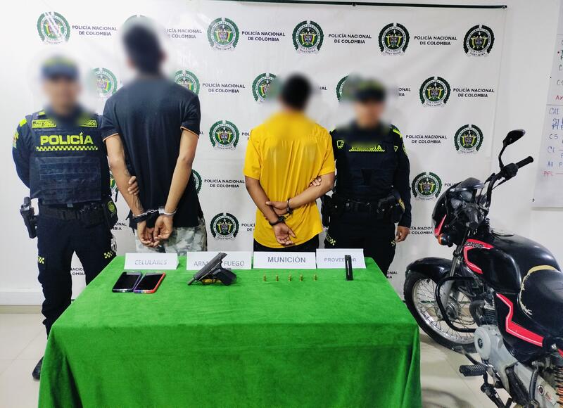 DOS SUJETOS CAPTURADOS POR PORTE ILEGAL DE ARMAS DOS SUJETOS CAPTURADOS POR PORTE ILEGAL DE ARMAS