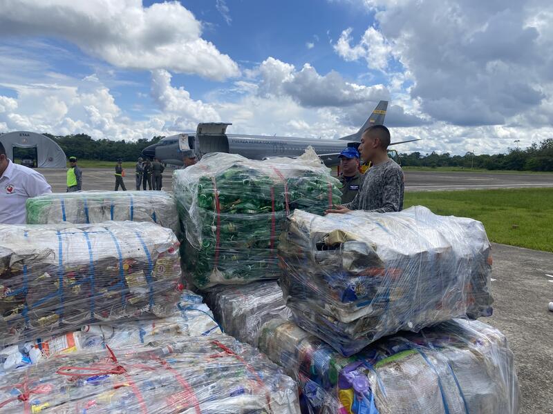  Su Fuerza Aérea Colombiana aporta a la reactivación de la economía circular en Leticia