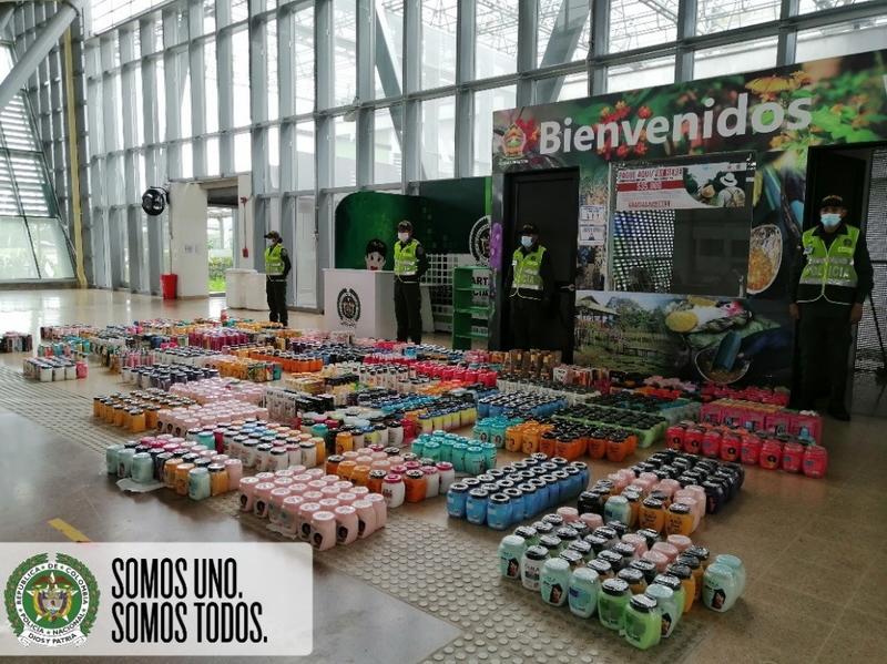 MÁS DE UNA TONELADA DE MERCANCÍA DE CONTRABANDO, FUERON INCAUTADOS EN EL AEROPUERTO DE LETICIA MÁS DE UNA TONELADA DE MERCANCÍA DE CONTRABANDO, FUERON INCAUTADOS EN EL AEROPUERTO DE LETICIA