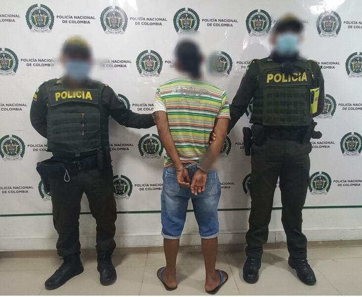 CAPTURADO UN HOMBRE POR EL DELITO DE INJURIA POR VÍA DE HECHO CAPTURADO UN HOMBRE POR EL DELITO DE INJURIA POR VÍA DE HECHO
