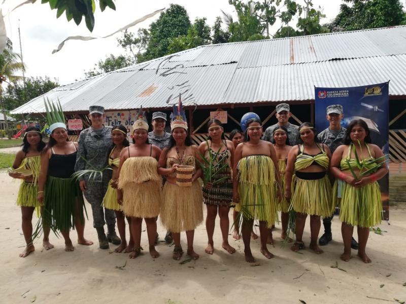 Madres del Amazonas celebran su día con la Fuerza Aérea Colombiana