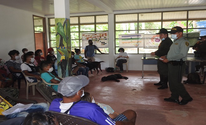 LLEGAMOS A LA COMUNIDAD DE MOCAGUA-AMAZONAS CON NUESTRAS ESPECIALIDADES DE POLICÍA LLEGAMOS A LA COMUNIDAD DE MOCAGUA-AMAZONAS CON NUESTRAS ESPECIALIDADES DE POLICÍA
