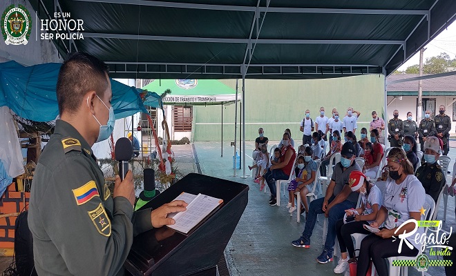 POLICÍA EN LETICIA INICIÓ LAS NOVENAS NAVIDEÑAS CON SU TRADICIONAL PESEBRE MÓVIL POLICÍA EN LETICIA INICIÓ LAS NOVENAS NAVIDEÑAS CON SU TRADICIONAL PESEBRE MÓVIL