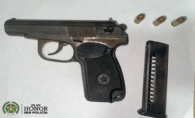 DOS EXTRANJEROS CAPTURADOS POR PORTE ILEGAL DE ARMAS DOS EXTRANJEROS CAPTURADOS POR PORTE ILEGAL DE ARMAS