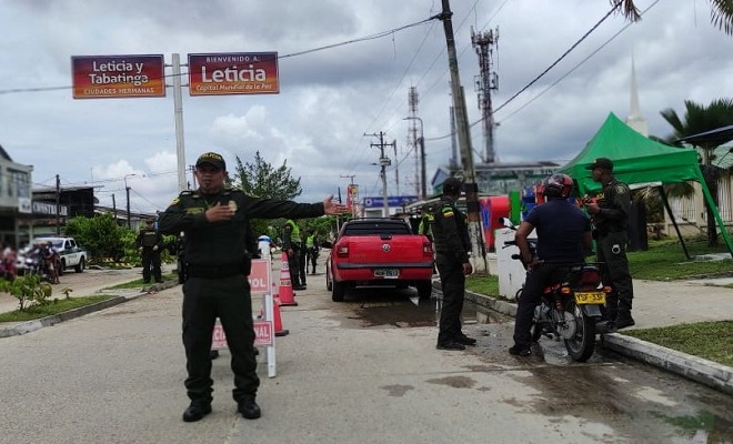 POLICÍA DESPLIEGA DISPOSITIVO DE SEGURIDAD PARA EL FIN DE AÑO POLICÍA DESPLIEGA DISPOSITIVO DE SEGURIDAD PARA EL FIN DE AÑO