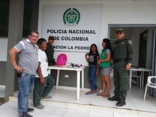 Policía del corregimiento la pedrera apadrina menor de edad Policía del corregimiento la pedrera apadrina menor de edad