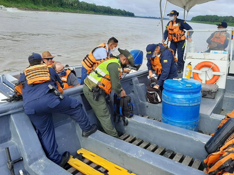 POLICÍA Y ARMADA NACIONAL, AÚNAN ESFUERZOS CONTRA EL TRÁFICO DE FLORA Y FAUNA EN EL AMAZONAS POLICÍA Y ARMADA NACIONAL, AÚNAN ESFUERZOS CONTRA EL TRÁFICO DE FLORA Y FAUNA EN EL AMAZONAS