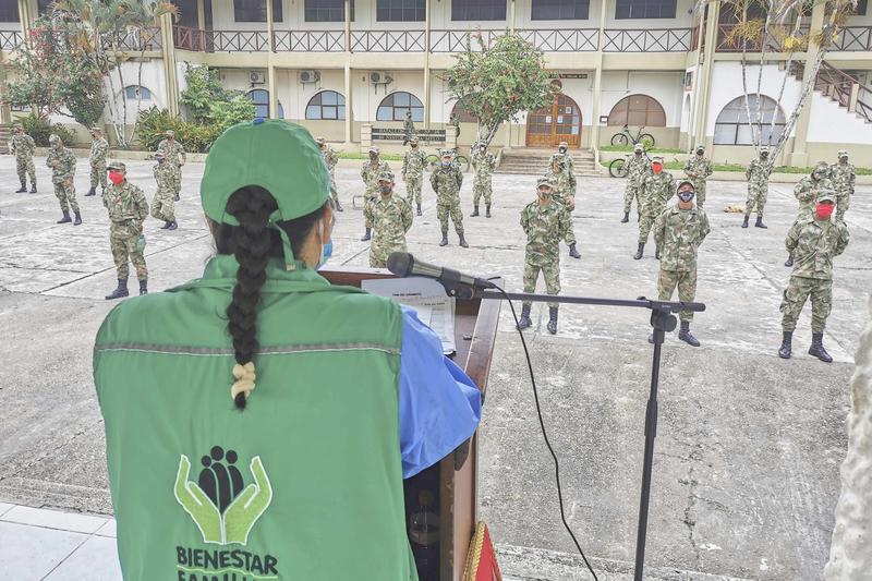 ICBF capacita en Leticia al Ejército Nacional en protección de derechos de la niñez y la adolescencia