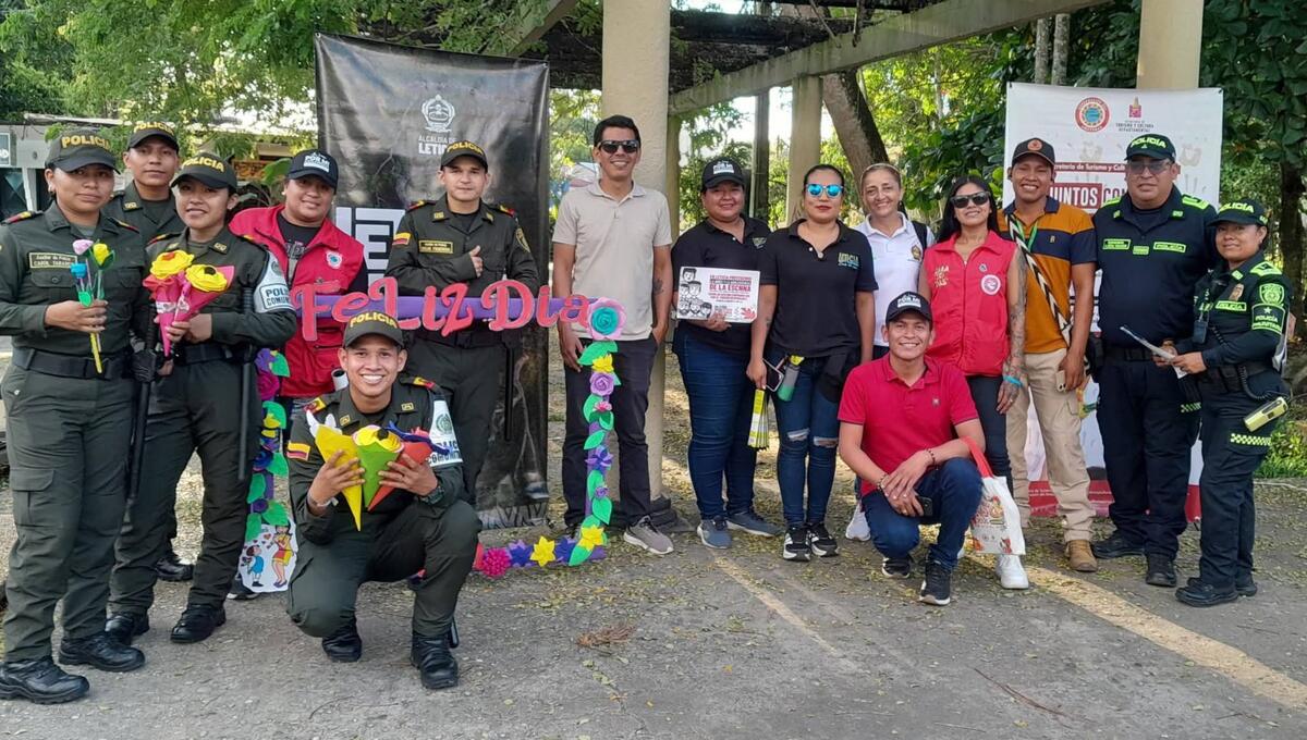 La Policía Nacional lidera jornada de sensibilización en Leticia para la protección de la niñez, la fauna y el turismo responsable