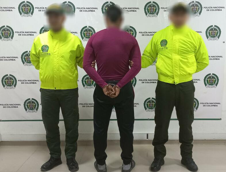 CAPTURADO UN HOMBRE POR HURTO CALIFICADO Y AGRAVADO CAPTURADO UN HOMBRE POR HURTO CALIFICADO Y AGRAVADO