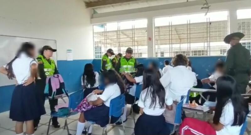 CONTINÚAN LOS CONTROLES DE REGISTRO A LOS PLANTELES EDUCATIVOS CONTINÚAN LOS CONTROLES DE REGISTRO A LOS PLANTELES EDUCATIVOS