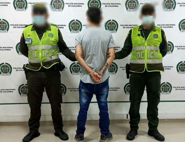 CAPTURADO UN HOMBRE EN EL AEROPUERTO INTERNACIONAL ALFREDO VASQUEZ COBO CAPTURADO UN HOMBRE EN EL AEROPUERTO INTERNACIONAL ALFREDO VASQUEZ COBO