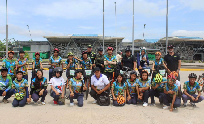 La Policía Nacional acompañó jornada de “Biciturismo por Leticia” junto a estudiantes del Instituto Educativo San Juan Bosco
