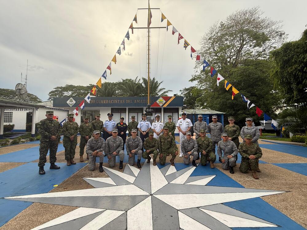 Entrenamiento conjunto potencia habilidades de emergencia en el Amazonas Entrenamiento conjunto potencia habilidades de emergencia en el Amazonas