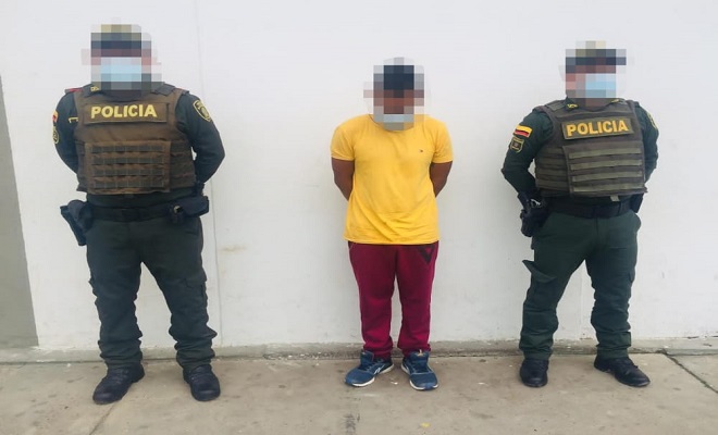 MEDIANTE REACCIÓN OPORTUNA DEL CUADRANTE, CAPTURAMOS A UN HOMBRE POR EL DELITO DE VIOLENCIA INTRAFAMILIAR MEDIANTE REACCIÓN OPORTUNA DEL CUADRANTE, CAPTURAMOS A UN HOMBRE POR EL DELITO DE VIOLENCIA INTRAFAMILIAR