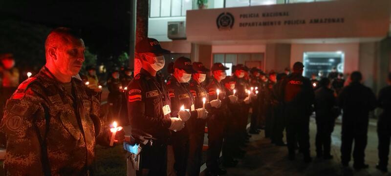POLICIA REALIZA VELATON EN HONOR A QUIENES HAN PERDIDO LA VIDA EN CUMPLIMIENTO DEL DEBER