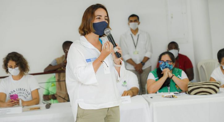 Directora de ICBF finalizó en Buenaventura jornada de trabajo por el Pacífico colombiano
