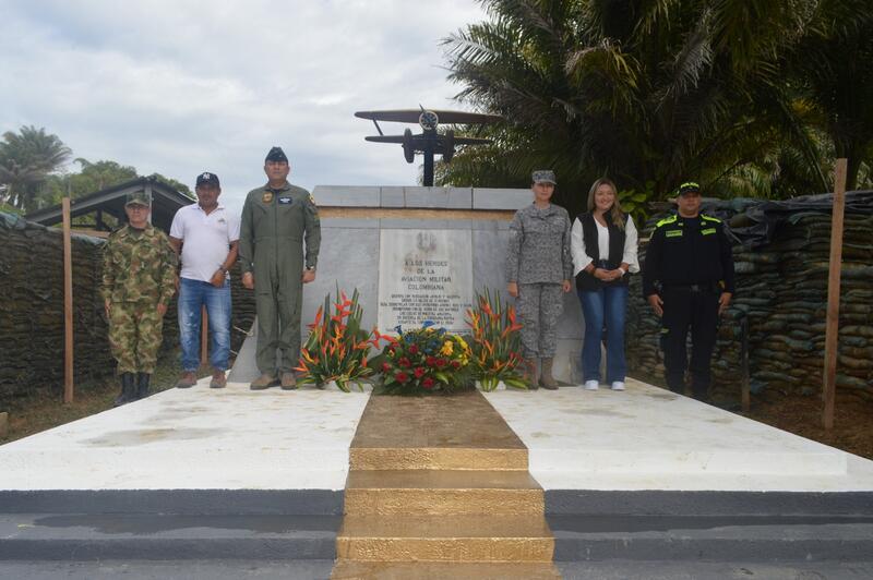 Ofrenda floral en conmemoración al  90º aniversario de la Batalla de Tarapacá fue liderada por su Fuerza Aérea