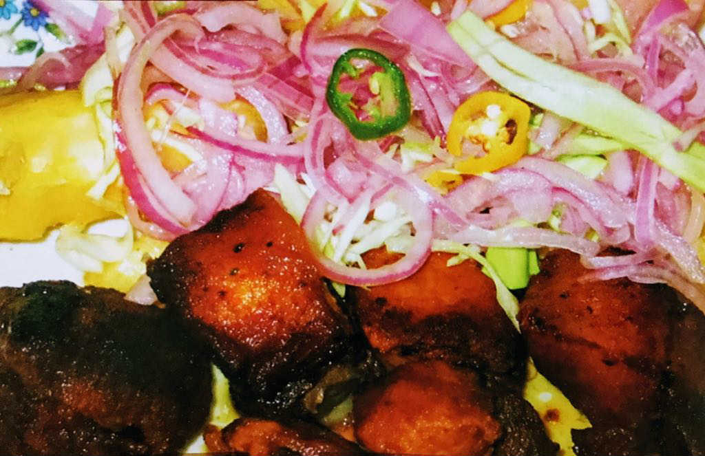 Plato de chicharones de chancho