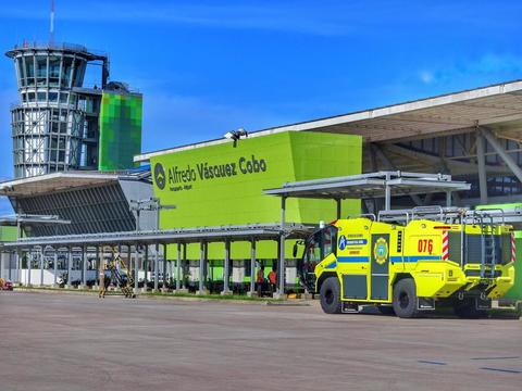 Carro bomberos aeronáutica