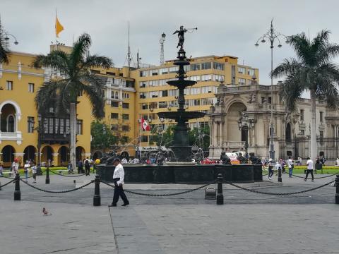 Plaza de armas en Peru