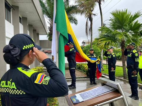 La Policía del Amazonas rindió homenaje a los 22 cadetes caídos de la Escuela General Francisco de Paula Santander