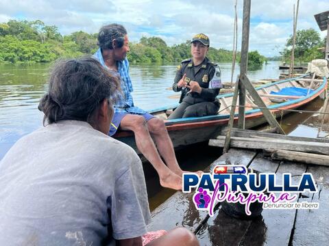 LA PATRULLA PÚRPURA RECORRE LAS COMUNIDADES INDÍGENAS DEL AMAZONAS, REALIZANDO CHARLAS DE PREVENCIÓN PARA EVITAR LA VIOLENCIA INTRAFAMILIAR. ¡RESPETAR Y PROTEGER A NUESTRAS MUJERES ES DEBER DE TODOS! DENUNCIA CUALQUIER CASO A LA LÍNEA155.