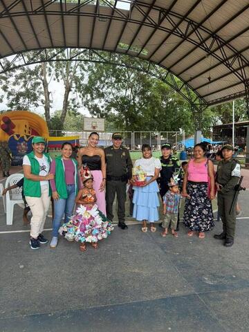 Encuentro Comunitario “Somos Familia, Somos Comunidad” Encuentro Comunitario “Somos Familia, Somos Comunidad”