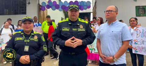 POLICÍA NACIONAL Y GOBERNACIÓN DEL AMAZONAS ACOMPAÑAN EL REGRESO A CLASES