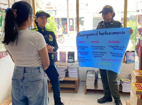 Policía Nacional adelanta campañas de prevención contra el hurto a comercio en el Amazonas