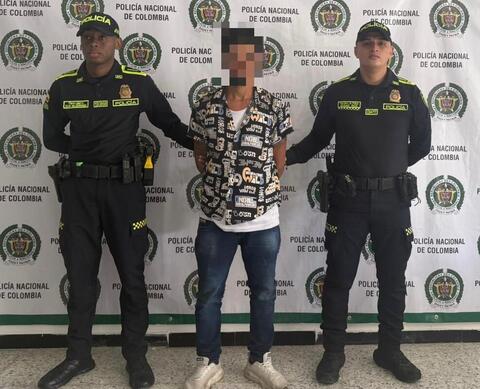 LA POLICIA NACIONAL EN EL AMAZONAS CAPTURA A CIUDADANO EN FLAGRANCIA POR TRÁFICO DE ESTUPEFACIENTES LA POLICIA NACIONAL EN EL AMAZONAS CAPTURA A CIUDADANO EN FLAGRANCIA POR TRÁFICO DE ESTUPEFACIENTES