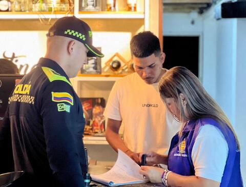 Policía Nacional y Unidad de Servicios Públicos fortalecen control y cultura ambiental en Leticia Policía Nacional y Unidad de Servicios Públicos fortalecen control y cultura ambiental en Leticia