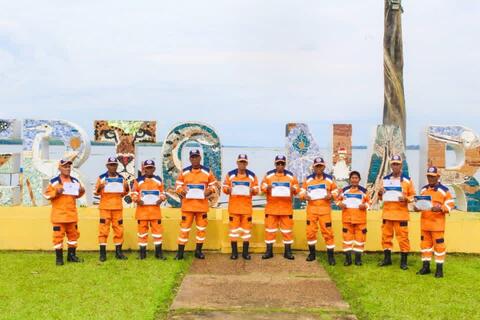Reconocimiento Especial a integrantes de la defensa civil en puerto Nariño Reconocimiento Especial a integrantes de la defensa civil en puerto Nariño