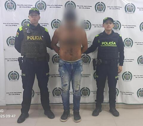 Hombre fue capturado por ingresar a una residencia sin permiso y amenazar a Policías con arma blanca