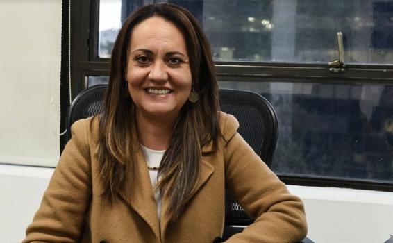 Maria Claudia Garcia viceministra de Políticas y Normalización Ambiental Maria Claudia en una oficina