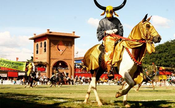 image for Fiestas de las Cavalhadas en Pirenópolis (Goías)