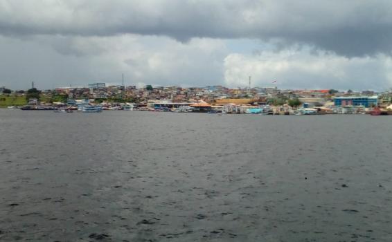 image for Chegando no porto de Manaus