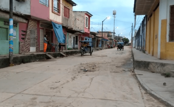 Calle Arequipa entre las calles Castañas e Iquitos 