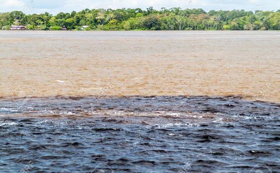 image for Assalto a balsa colombiana no Solimões deixa um baleado