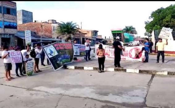 image for Grupos sociales realizaron una protesta frente al gobierno regional de Loreto