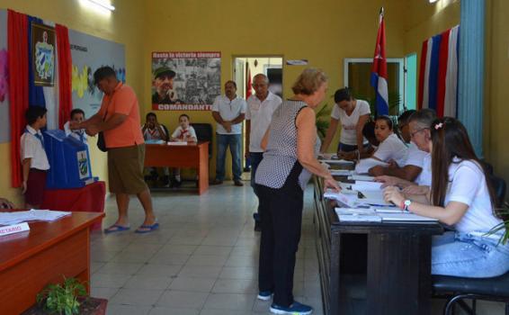 Referendo en Cuba Personas cubanas en referendo