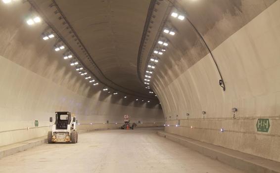 image for Colombia inaugura el túnel de La Línea