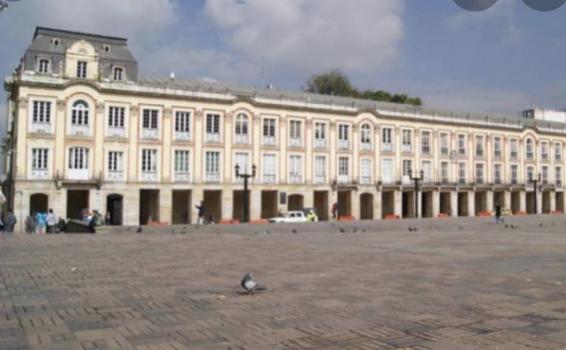 image for Alcaldía de Bogotá no descarta bajar tarifa del TM a mujeres