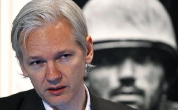 image for Ministro británico firma solicitud de extradición para Julian Assange