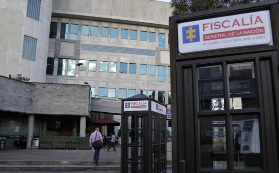 Cpaturan personas por sobornos Instalaciones de la Fiscalia en Bogota