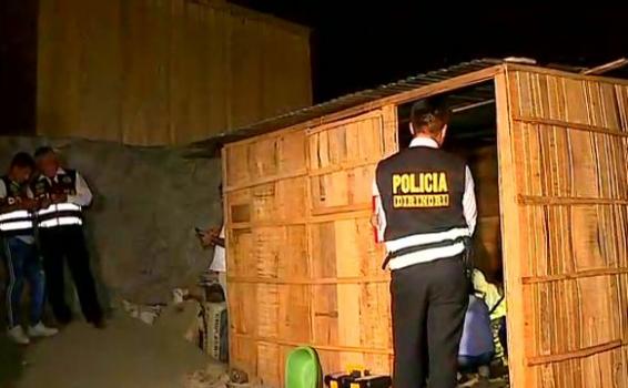 Personal de la policia en inspecciones 